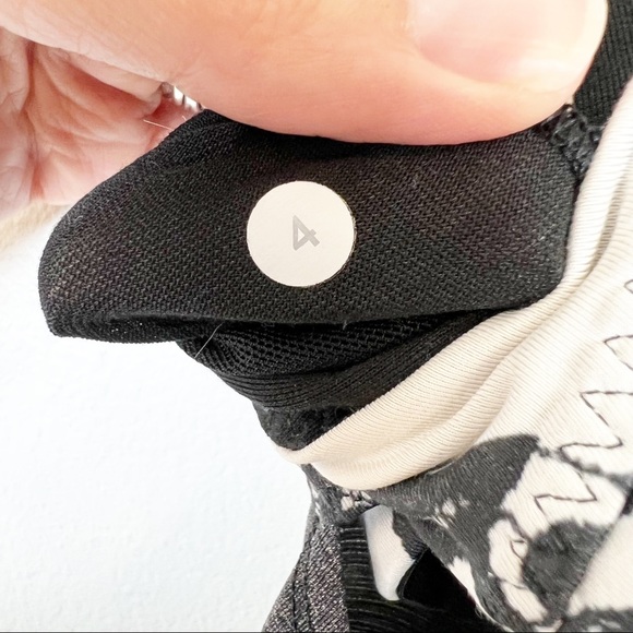 Lululemon Run Back On Track Laceoflage Tank Top Size 4 - Picture 12 of 12